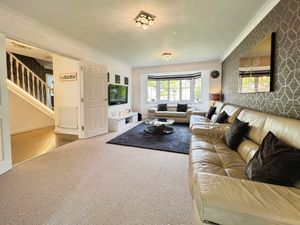 Lounge- click for photo gallery